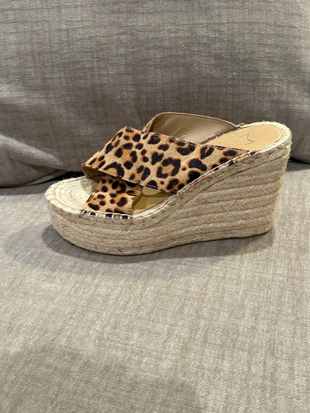 Excellent- Marc Fisher Leopard Print Espadrille Wedge in Tan and Black